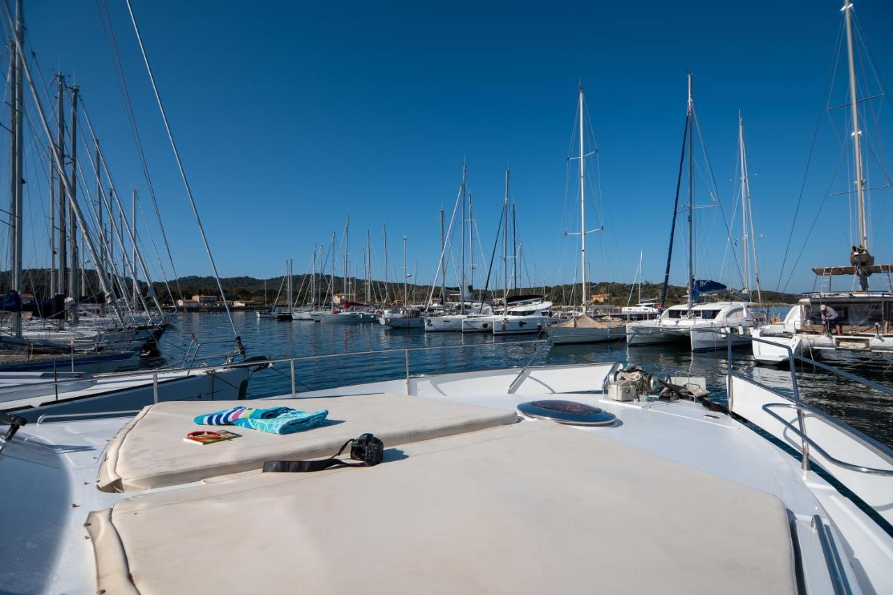 Hebergements Bateaux A Quai Porquerolles Kültér fotó