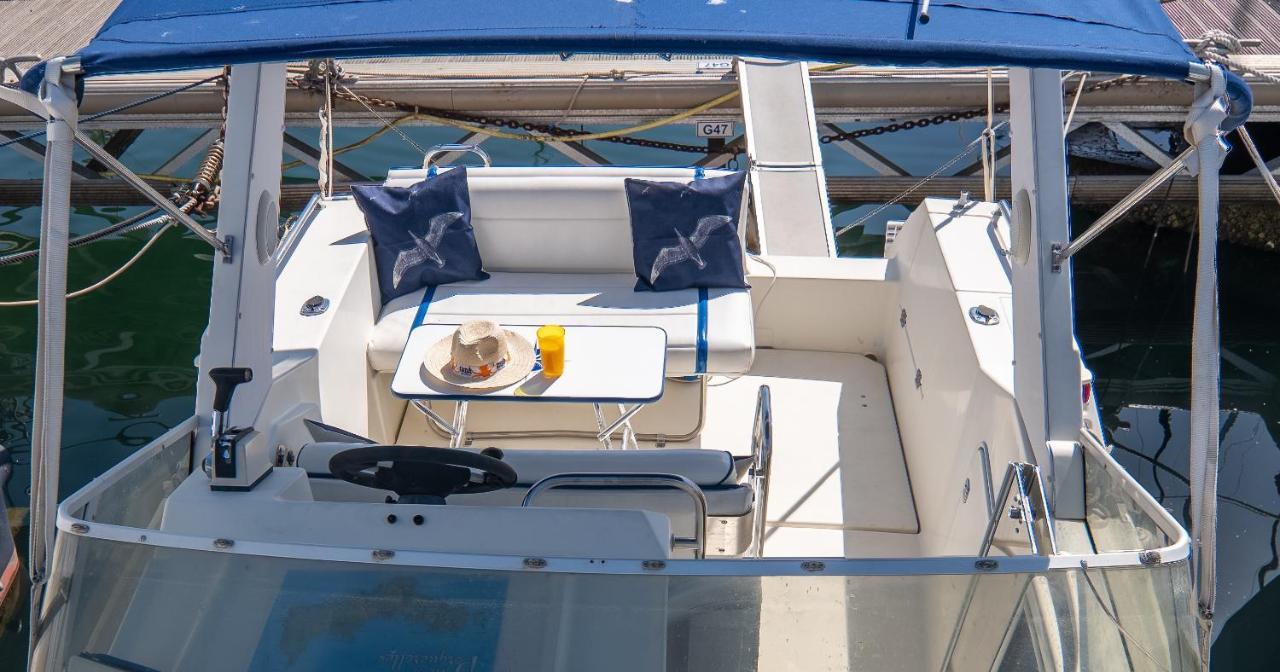 Hebergements Bateaux A Quai Porquerolles Kültér fotó
