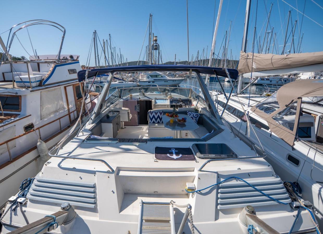 Hebergements Bateaux A Quai Porquerolles Kültér fotó