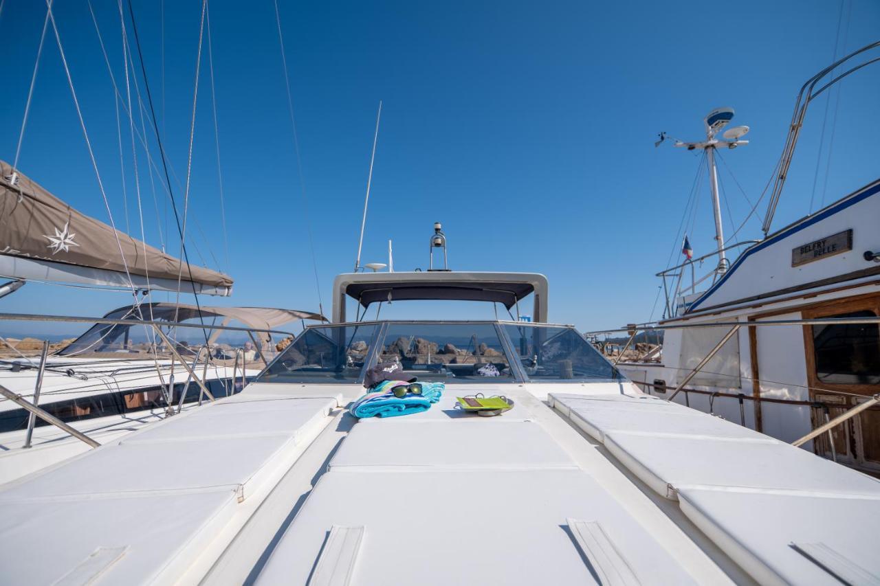 Hebergements Bateaux A Quai Porquerolles Kültér fotó