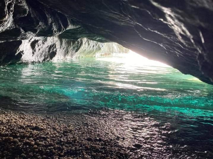 Hebergements Bateaux A Quai Porquerolles Kültér fotó