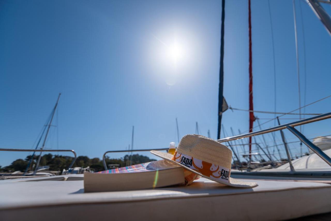 Hebergements Bateaux A Quai Porquerolles Kültér fotó