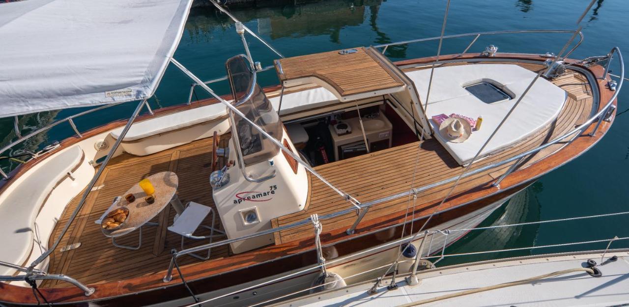 Hebergements Bateaux A Quai Porquerolles Kültér fotó